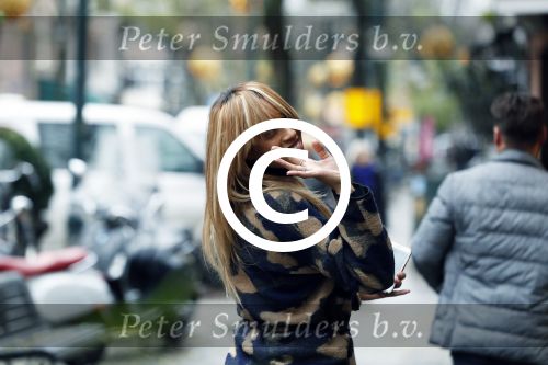 Amsterdam 21 november 2017 
Glennis Grace met een kennis na een lunch in Amsterdam zuid.