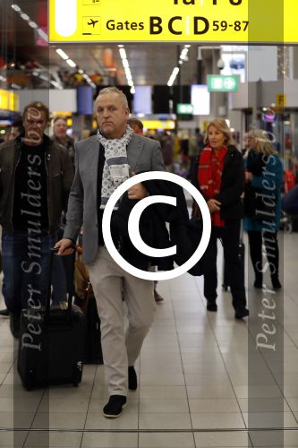 Schiphol 19 november 2017
Gordon vertrekt vanaf schiphol naar Kaapstad om daar te trouwen voor zijn tv progamma \