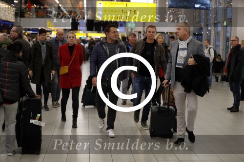 Schiphol 19 november 2017
Gordon vertrekt vanaf schiphol naar Kaapstad om daar te trouwen voor zijn tv progamma \