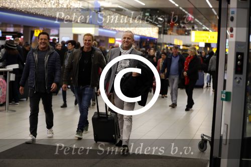 Schiphol 19 november 2017
Gordon vertrekt vanaf schiphol naar Kaapstad om daar te trouwen voor zijn tv progamma \
