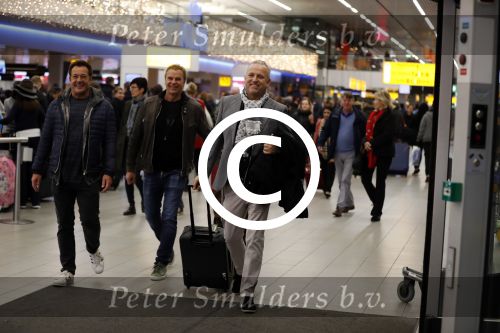 Schiphol 19 november 2017
Gordon vertrekt vanaf schiphol naar Kaapstad om daar te trouwen voor zijn tv progamma \