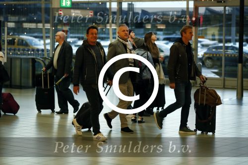 Schiphol 19 november 2017
Gordon vertrekt vanaf schiphol naar Kaapstad om daar te trouwen voor zijn tv progamma \