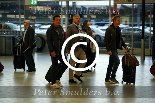 Schiphol 19 november 2017
Gordon vertrekt vanaf schiphol naar Kaapstad om daar te trouwen voor zijn tv progamma \