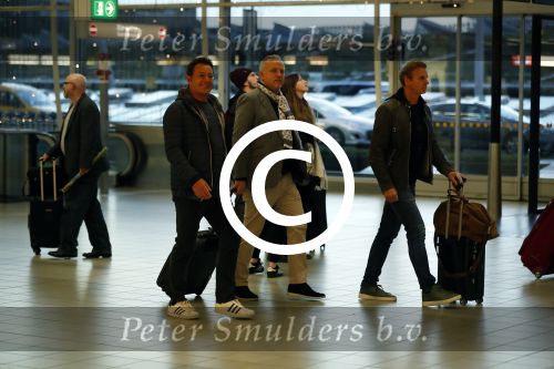 Schiphol 19 november 2017
Gordon vertrekt vanaf schiphol naar Kaapstad om daar te trouwen voor zijn tv progamma \