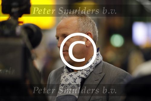 Schiphol 19 november 2017
Gordon vertrekt vanaf schiphol naar Kaapstad om daar te trouwen voor zijn tv progamma \