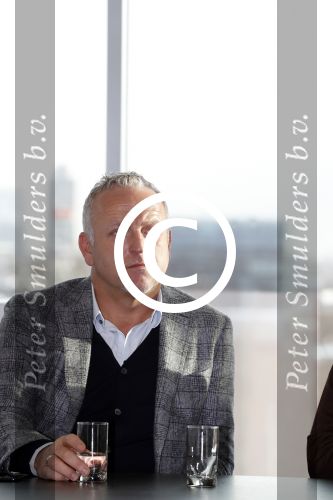 Amsterdam 12 december 2017
Presentatie All Mixed upthe challenge  tbv stichting Alzheimer
Aanwezig Gordon Jurgen Raymann Tineke Schouten Sipke Jan Bousema en Bergit Lewis