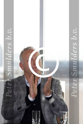 Amsterdam 12 december 2017
Presentatie All Mixed upthe challenge  tbv stichting Alzheimer
Aanwezig Gordon Jurgen Raymann Tineke Schouten Sipke Jan Bousema en Bergit Lewis