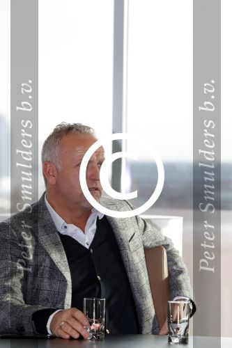 Amsterdam 12 december 2017
Presentatie All Mixed upthe challenge  tbv stichting Alzheimer
Aanwezig Gordon Jurgen Raymann Tineke Schouten Sipke Jan Bousema en Bergit Lewis