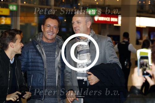 Schiphol 19 november 2017
Gordon vertrekt vanaf schiphol naar Kaapstad om daar te trouwen voor zijn tv progamma \