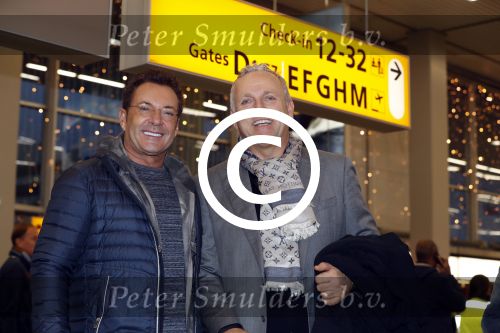 Schiphol 19 november 2017
Gordon vertrekt vanaf schiphol naar Kaapstad om daar te trouwen voor zijn tv progamma \