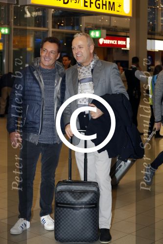 Schiphol 19 november 2017
Gordon vertrekt vanaf schiphol naar Kaapstad om daar te trouwen voor zijn tv progamma \