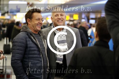 Schiphol 19 november 2017
Gordon vertrekt vanaf schiphol naar Kaapstad om daar te trouwen voor zijn tv progamma \