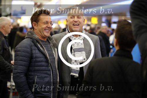 Schiphol 19 november 2017
Gordon vertrekt vanaf schiphol naar Kaapstad om daar te trouwen voor zijn tv progamma \