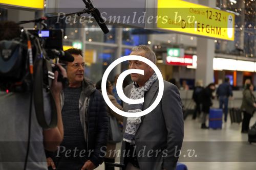 Schiphol 19 november 2017
Gordon vertrekt vanaf schiphol naar Kaapstad om daar te trouwen voor zijn tv progamma \