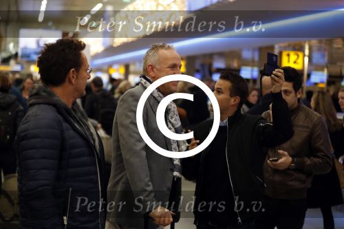 Schiphol 19 november 2017
Gordon vertrekt vanaf schiphol naar Kaapstad om daar te trouwen voor zijn tv progamma \