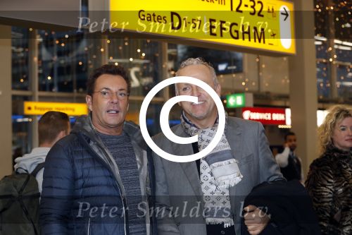 Schiphol 19 november 2017
Gordon vertrekt vanaf schiphol naar Kaapstad om daar te trouwen voor zijn tv progamma \