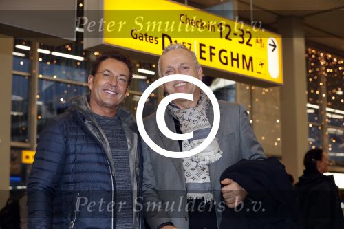 Schiphol 19 november 2017
Gordon vertrekt vanaf schiphol naar Kaapstad om daar te trouwen voor zijn tv progamma \