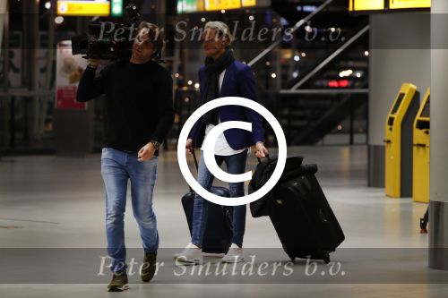 Schiphol 19 november 2017
Gordon vertrekt vanaf schiphol naar Kaapstad om daar te trouwen voor zijn tv progamma \