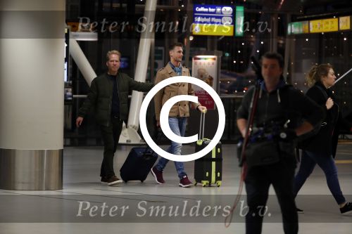 Schiphol 19 november 2017
Gordon vertrekt vanaf schiphol naar Kaapstad om daar te trouwen voor zijn tv progamma \
