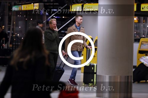 Schiphol 19 november 2017
Gordon vertrekt vanaf schiphol naar Kaapstad om daar te trouwen voor zijn tv progamma \
