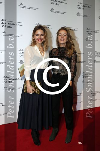 Amsterdam 1 december 2017 
Ballet voorstelling in de Stopera in Amsterdam. hanna Verboom met een vriendin