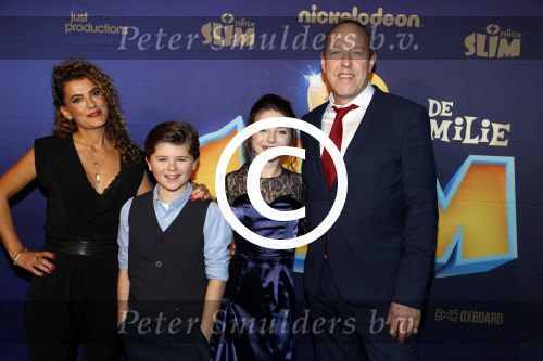 Amsterdam 3 december 2017
Premiere Familie Slim in Tuschinski.
harry Piekema met tatum dagelet Matheu Hinzen en Sara Dol