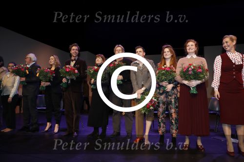 Utrecht 12 december 2017
Premiere Hendrik Groen in schouwburg Utrecht.
De cast bestaat uit Beau Schneider, Mike Weerts, Plien van Bennekom/Cynthia Abma, Myrthe Burger, Rufus Hegeman, Britte Lagcher