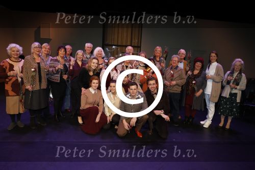 Utrecht 12 december 2017
Premiere Hendrik Groen in schouwburg Utrecht.
De cast bestaat uit Beau Schneider, Mike Weerts, Plien van Bennekom/Cynthia Abma, Myrthe Burger, Rufus Hegeman, Britte Lagcher