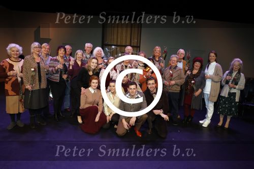 Utrecht 12 december 2017
Premiere Hendrik Groen in schouwburg Utrecht.
De cast bestaat uit Beau Schneider, Mike Weerts, Plien van Bennekom/Cynthia Abma, Myrthe Burger, Rufus Hegeman, Britte Lagcher