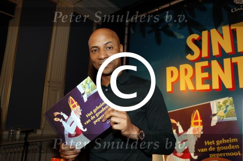 Amsterdam 14 november 2017 
Presentatie sinterklaasboeken Jumbo in carre . Winston Gerschtanowitz presenteert het. Dit jaar hebben Humberto Tan Ellen Hoog en Lauren Verster de verhalen geschreven. Lauren is zwanger
