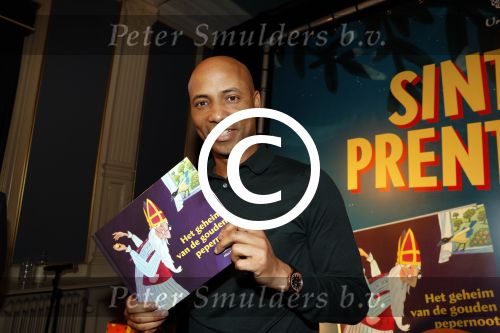 Amsterdam 14 november 2017 
Presentatie sinterklaasboeken Jumbo in carre . Winston Gerschtanowitz presenteert het. Dit jaar hebben Humberto Tan Ellen Hoog en Lauren Verster de verhalen geschreven. Lauren is zwanger