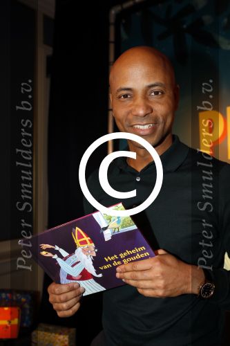 Amsterdam 14 november 2017 
Presentatie sinterklaasboeken Jumbo in carre . Winston Gerschtanowitz presenteert het. Dit jaar hebben Humberto Tan Ellen Hoog en Lauren Verster de verhalen geschreven. Lauren is zwanger