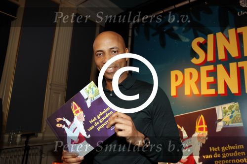 Amsterdam 14 november 2017 
Presentatie sinterklaasboeken Jumbo in carre . Winston Gerschtanowitz presenteert het. Dit jaar hebben Humberto Tan Ellen Hoog en Lauren Verster de verhalen geschreven. Lauren is zwanger