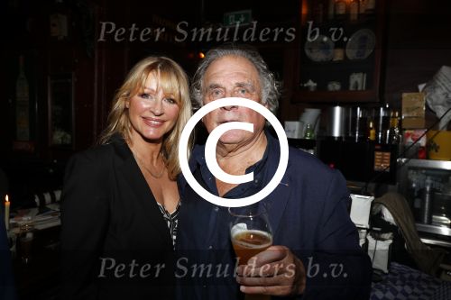 Amsterdam 16 november 2017 
Boekpresentatie Jan Cremer . Jan Cremer met zijn vrouw Babette