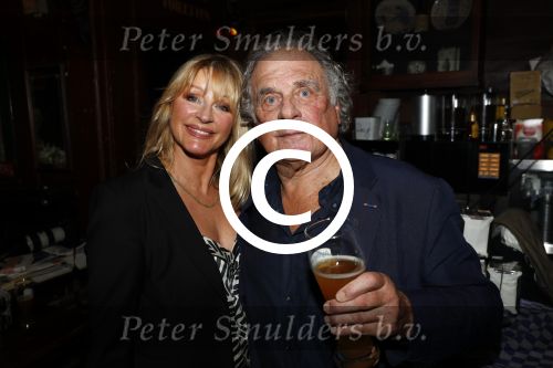 Amsterdam 16 november 2017 
Boekpresentatie Jan Cremer . Jan Cremer met zijn vrouw Babette