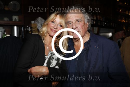 Amsterdam 16 november 2017 
Boekpresentatie Jan Cremer . Jan Cremer met zijn vrouw Babette