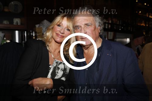 Amsterdam 16 november 2017 
Boekpresentatie Jan Cremer . Jan Cremer met zijn vrouw Babette