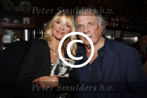 Amsterdam 16 november 2017 
Boekpresentatie Jan Cremer . Jan Cremer met zijn vrouw Babette