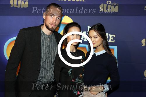 Amsterdam 3 december 2017
Premiere Familie Slim in Tuschinski.
Jennifer de Jong met nieuwe vriend en haar dochter