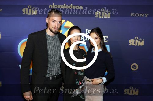 Amsterdam 3 december 2017
Premiere Familie Slim in Tuschinski.
Jennifer de Jong met nieuwe vriend en haar dochter