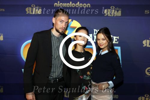 Amsterdam 3 december 2017
Premiere Familie Slim in Tuschinski.
Jennifer de Jong met nieuwe vriend en haar dochter