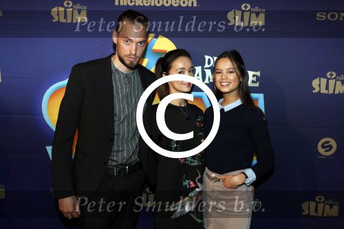 Amsterdam 3 december 2017
Premiere Familie Slim in Tuschinski.
Jennifer de Jong met nieuwe vriend en haar dochter