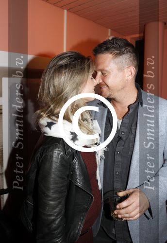 Amsterdam 14 november 2017
Presentatie Linda Man met Linda de Mol en Johnny de Mol in de bijlmerbajes. Johnny met zijn zwangere vriendin Anouk v Schie