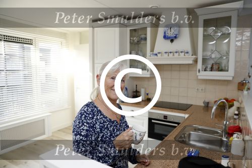 Harderwijk 12 december 2017
Koos en Joke Alberts in hun nieuwe appartement/huis