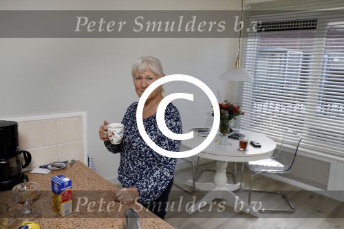 Harderwijk 12 december 2017
Koos en Joke Alberts in hun nieuwe appartement/huis