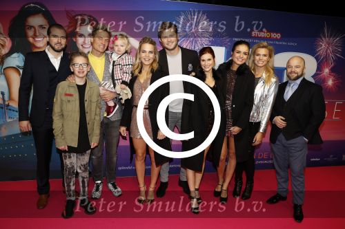 Amsterdam 10 december 2017
Premiere K3 in Tuschinski. K3 met Winston Post en zijn kinderen Jayden en River Mae Denise, Nicolette van Dam, Tim Douwsma en Sven de Ridder