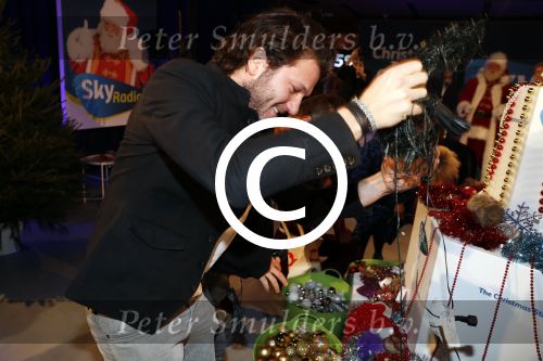 Amsterdam 6 december 2017  
Nicolette Kluijver, Jamai Loman, Fred van Leer, Katja Schuurman, Freek van Noortwijk, Tim Douwsma, Levi van Kempen, Pip Pellens, Mascha Feoktistova, Gregor van Vlierden, Kees Tol, Toprak Yalciner, Esmee van Kempen, Sarah Chronis, Marlijn Weerdenburg, Vajen van den Bosch, Tommie Christiaan en Sanne Vogel tijdens Sky Radio Christmas Tree For Charity in het studenthotel.