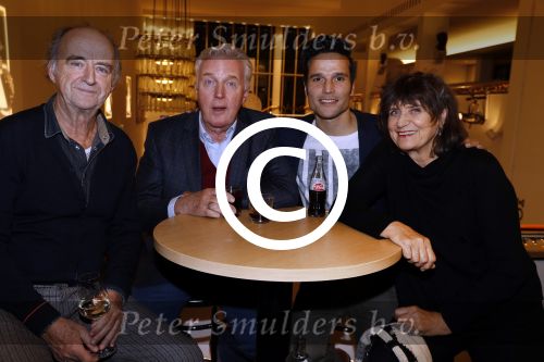 Utrecht 12 december 2017
Premiere Hendrik Groen in schouwburg Utrecht.
De cast bestaat uit Beau Schneider, Mike Weerts, Plien van Bennekom/Cynthia Abma, Myrthe Burger, Rufus Hegeman, Britte Lagcher. Kees Hulst Andre v Duin Olga Zuiderhoek en Tim oliehoek
