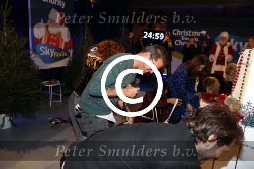 Amsterdam 6 december 2017  
Nicolette Kluijver, Jamai Loman, Fred van Leer, Katja Schuurman, Freek van Noortwijk, Tim Douwsma, Levi van Kempen, Pip Pellens, Mascha Feoktistova, Gregor van Vlierden, Kees Tol, Toprak Yalciner, Esmee van Kempen, Sarah Chronis, Marlijn Weerdenburg, Vajen van den Bosch, Tommie Christiaan en Sanne Vogel tijdens Sky Radio Christmas Tree For Charity in het studenthotel.