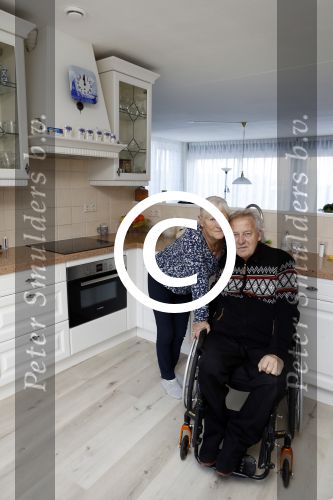 Harderwijk 12 december 2017
Koos en Joke Alberts in hun nieuwe appartement/huis